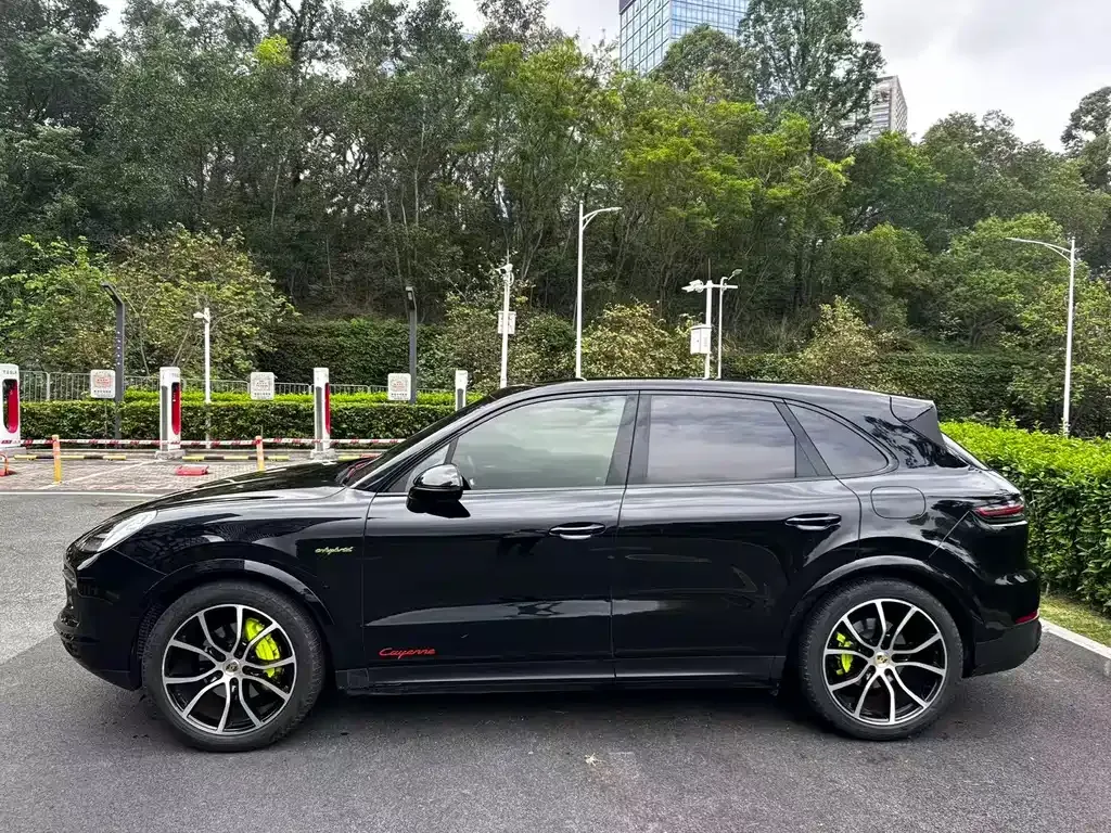 Porsche Cayenne Hybrid — фото 10