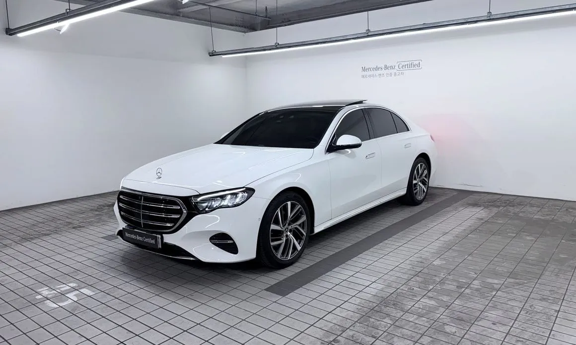 Mercedes-Benz E-Class — фото 1