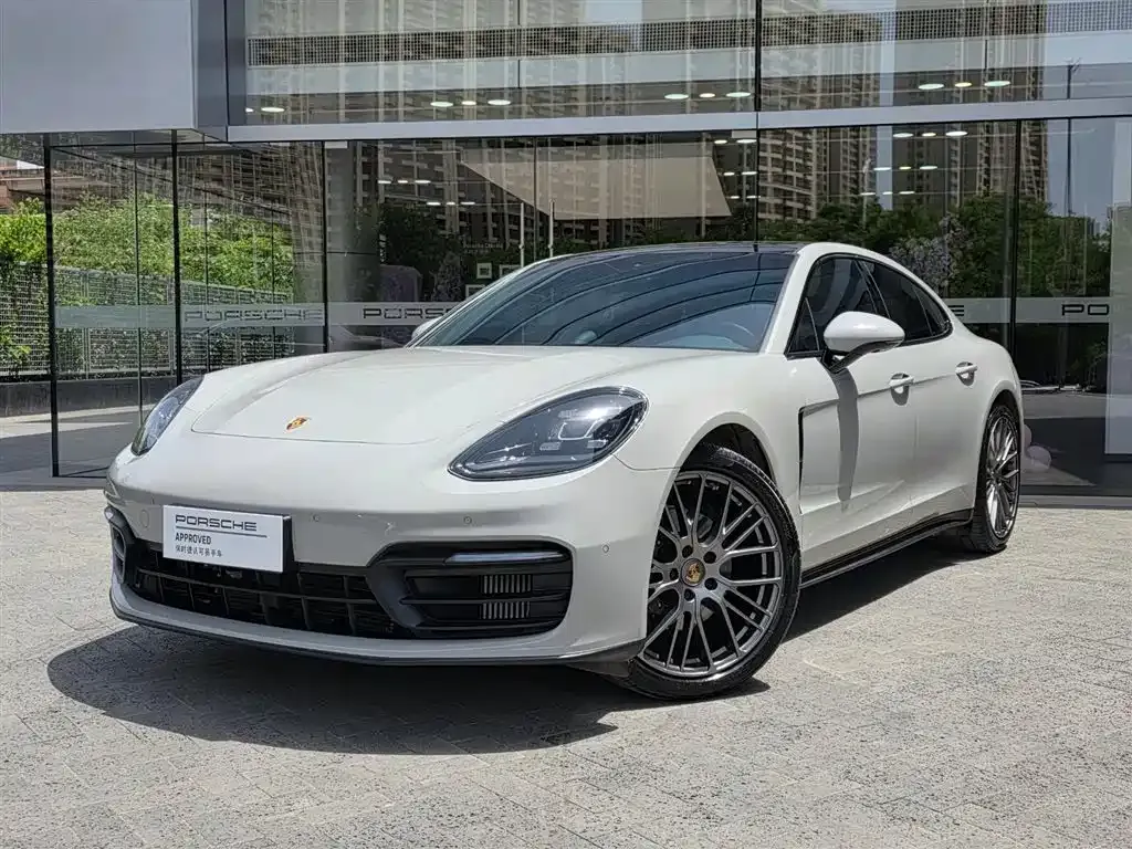 Porsche Panamera — фото 1