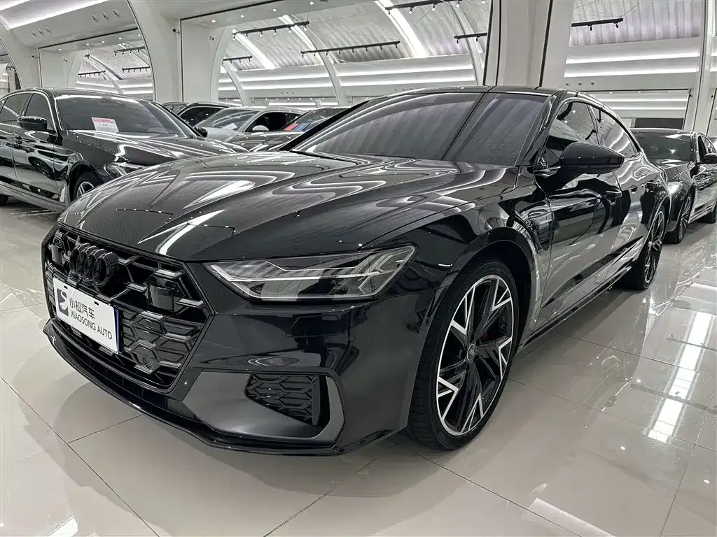 Audi A7L — фото 1
