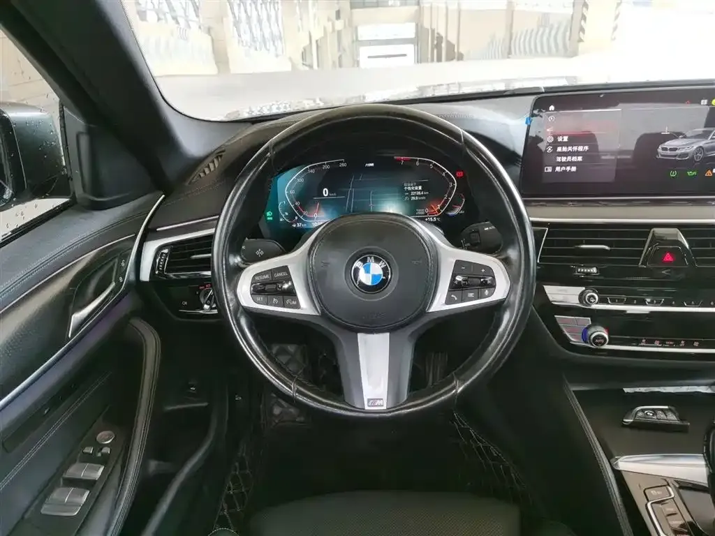 BMW 5 Series (Import) 2023 из CN, фото 2