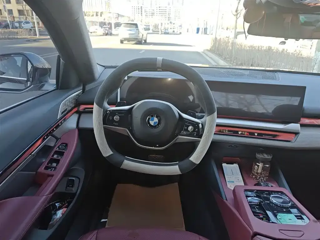 BMW 5 Series — фото 10