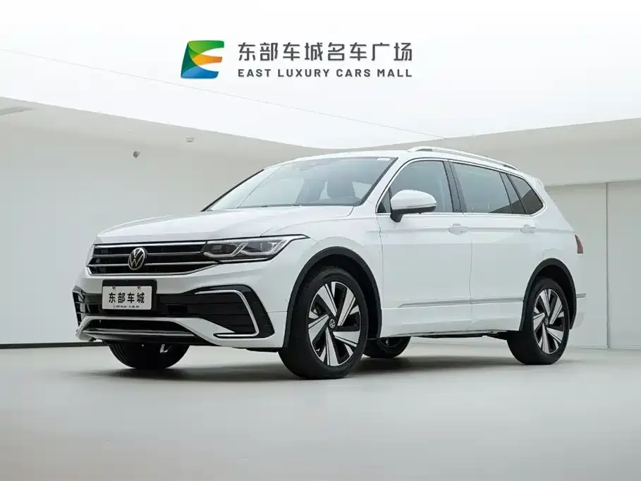 Volkswagen Tiguan L — фото 1