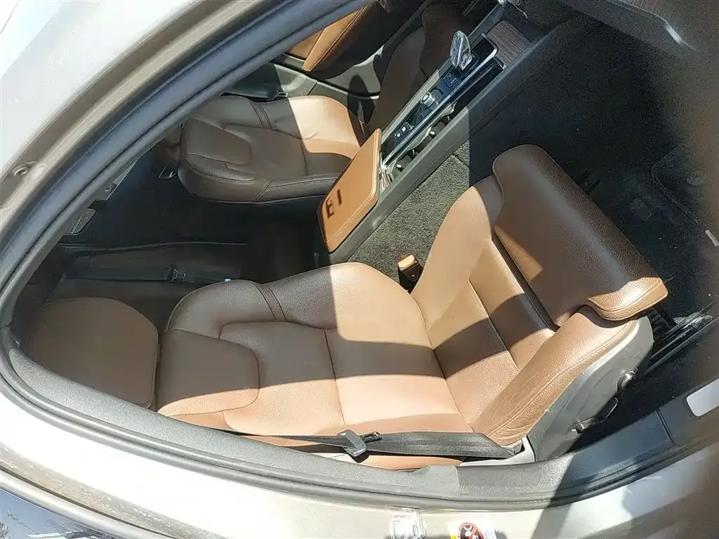 Volvo S60 2021 из CN, фото 5