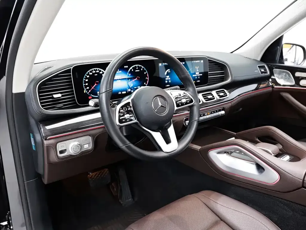 Mercedes-Benz GLS — фото 8