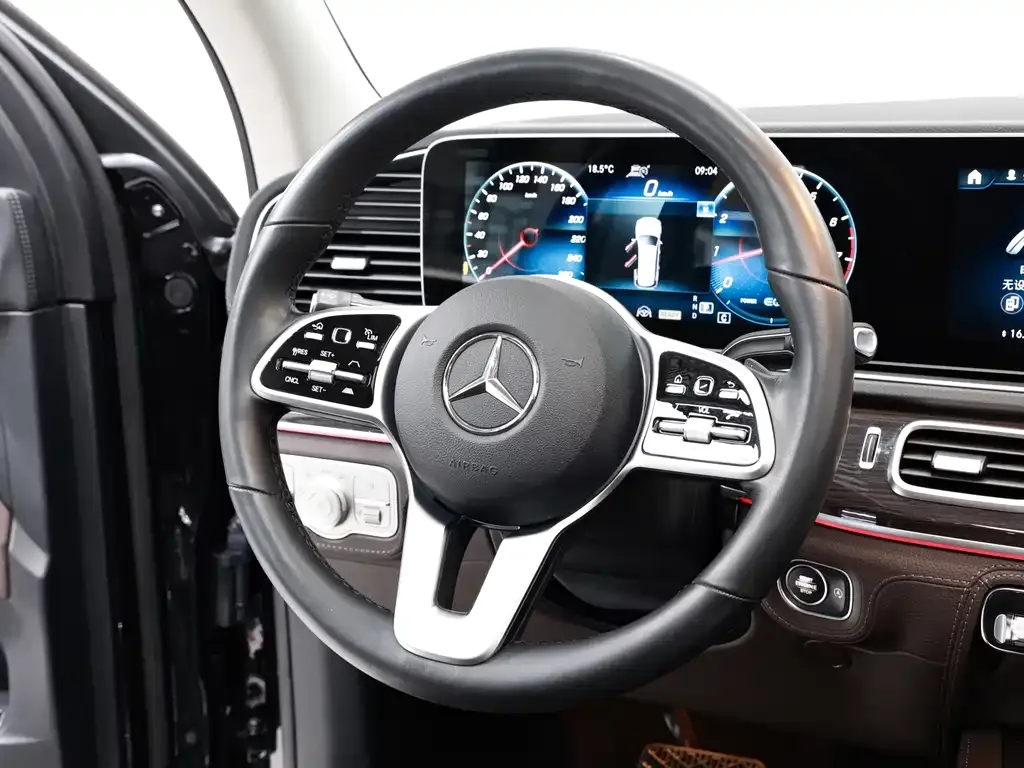 Mercedes-Benz GLS — фото 9