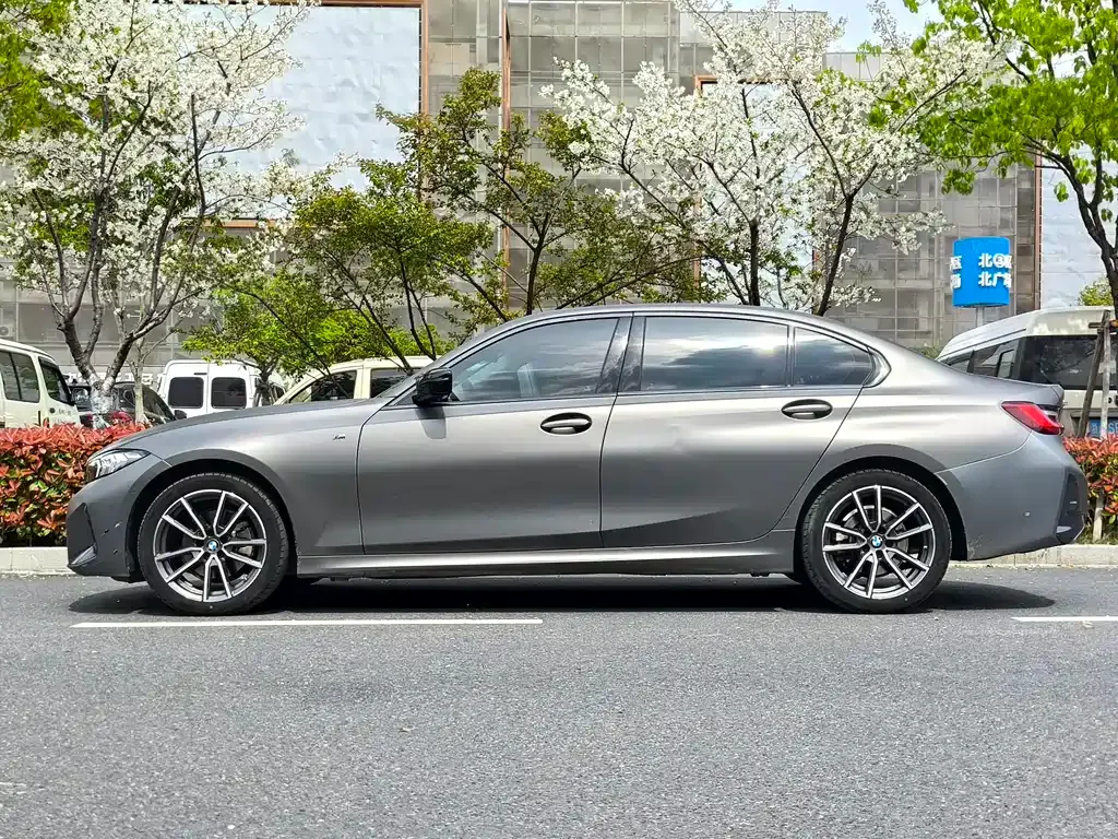 BMW 3 Series 2024 из CN, фото 10