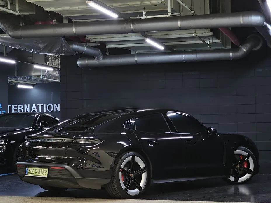 Porsche Taycan 2025 из KR, фото 4