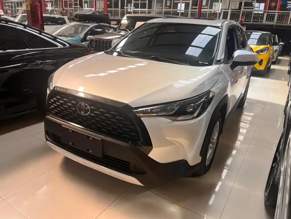 Toyota Corolla Cross — фото 1