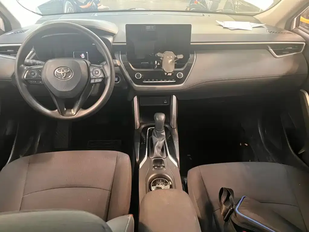 Toyota Corolla Cross — фото 8