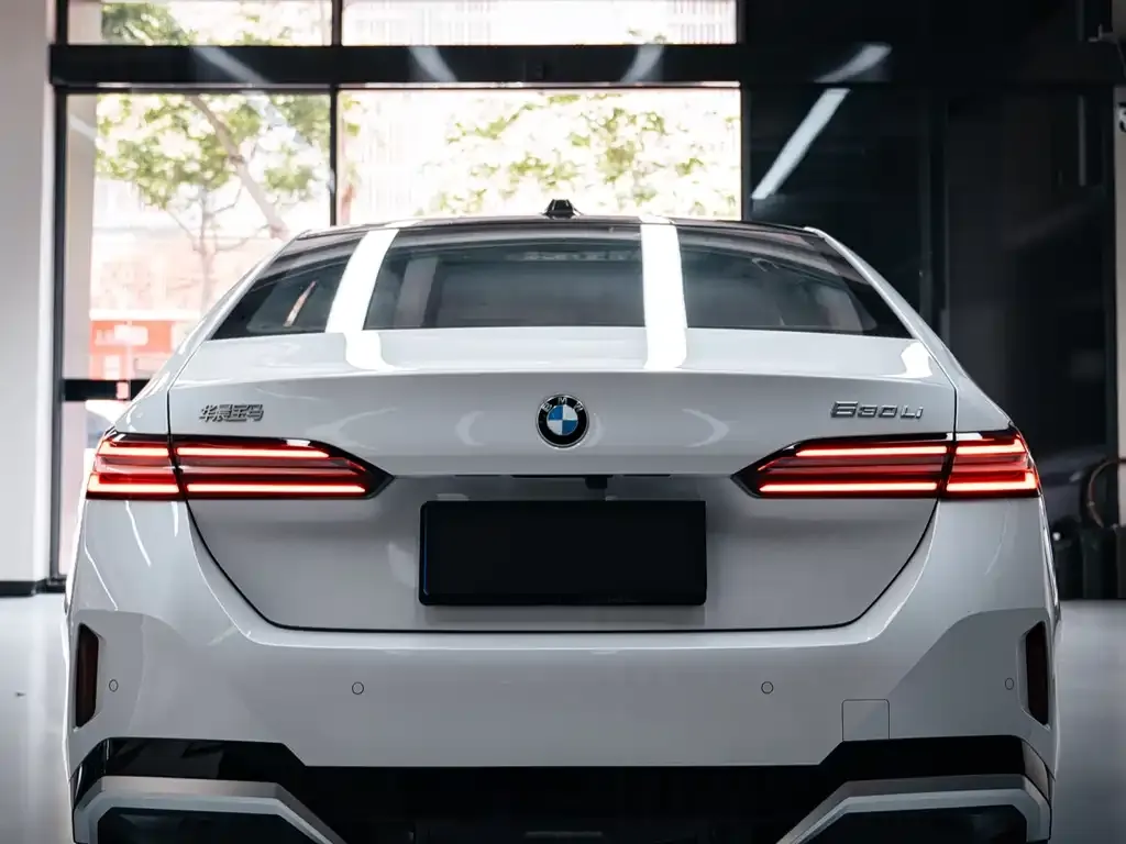 BMW 5 Series 2025 из CN, фото 3