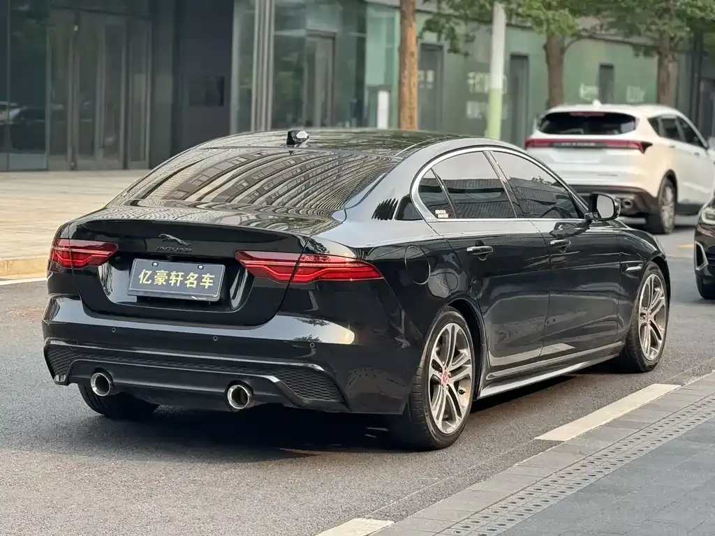 Jaguar XEL — фото 10