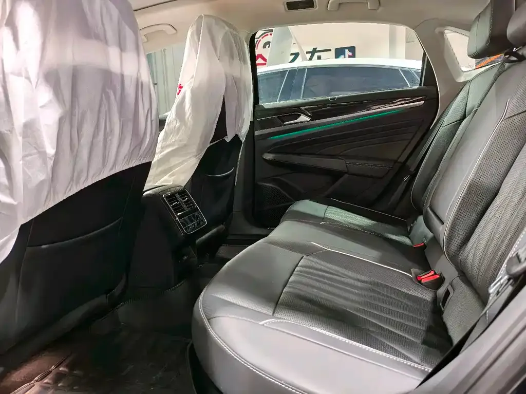 Volkswagen Passat — фото 9