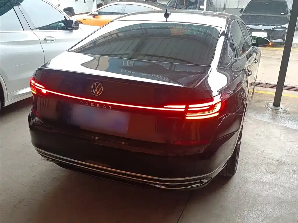 Volkswagen Passat — фото 7
