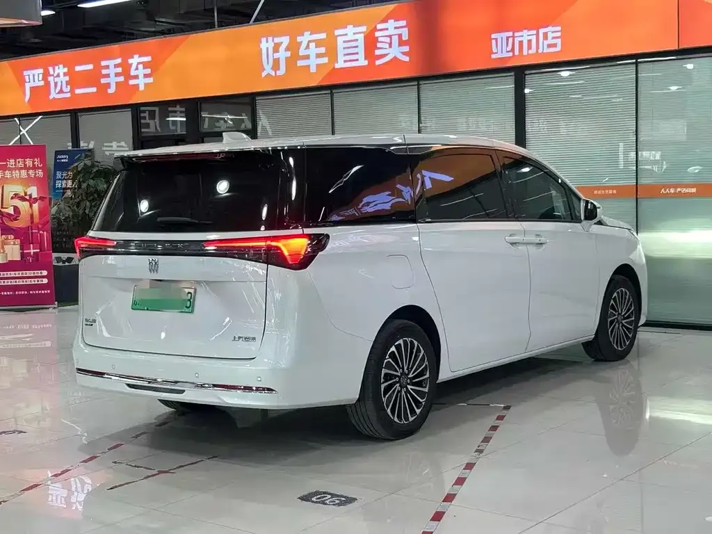 Buick GL8 Hybrid — фото 10