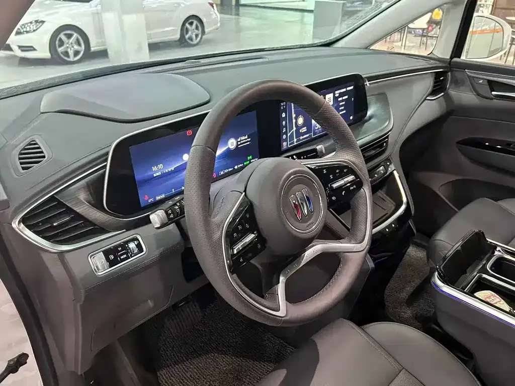 Buick GL8 Hybrid — фото 3