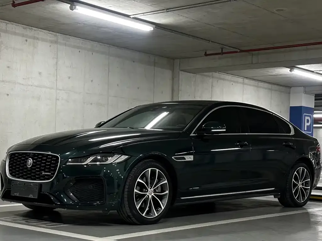 Jaguar XFL — фото 1