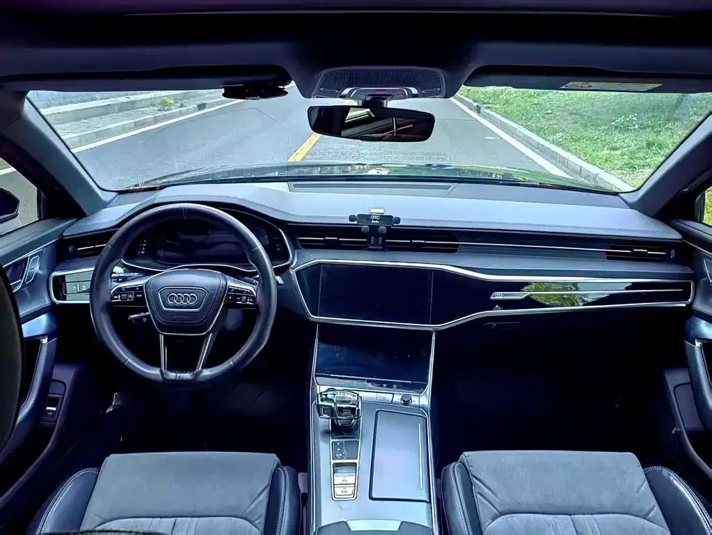 Audi A6L 2023 из CN, фото 2