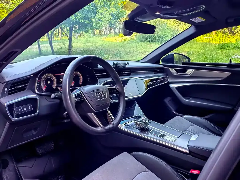 Audi A6L 2023 из CN, фото 4