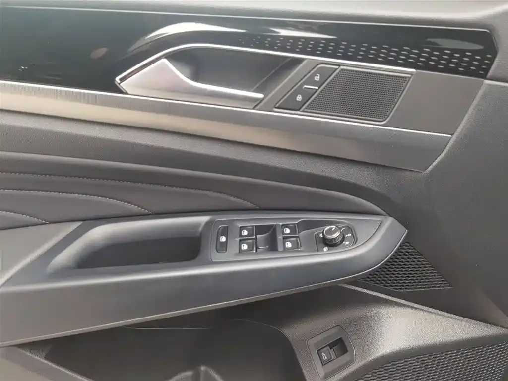 Volkswagen Passat — фото 9