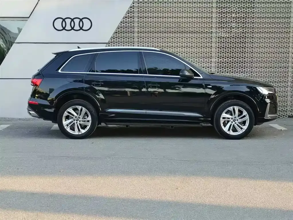 Audi Q7 — фото 6