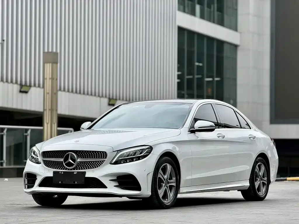 Mercedes-Benz C-Class — фото 1