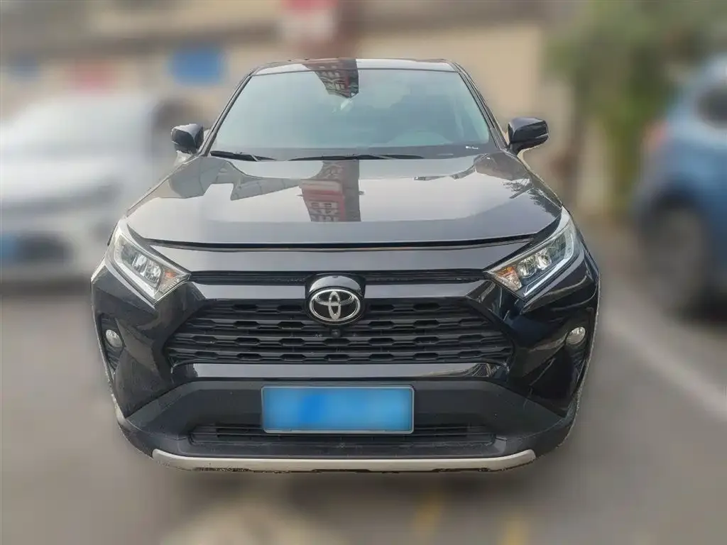Toyota RAV4 — фото 4