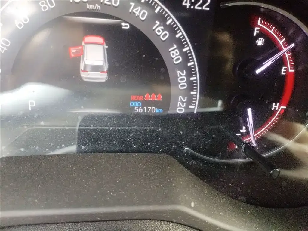 Toyota RAV4 — фото 10