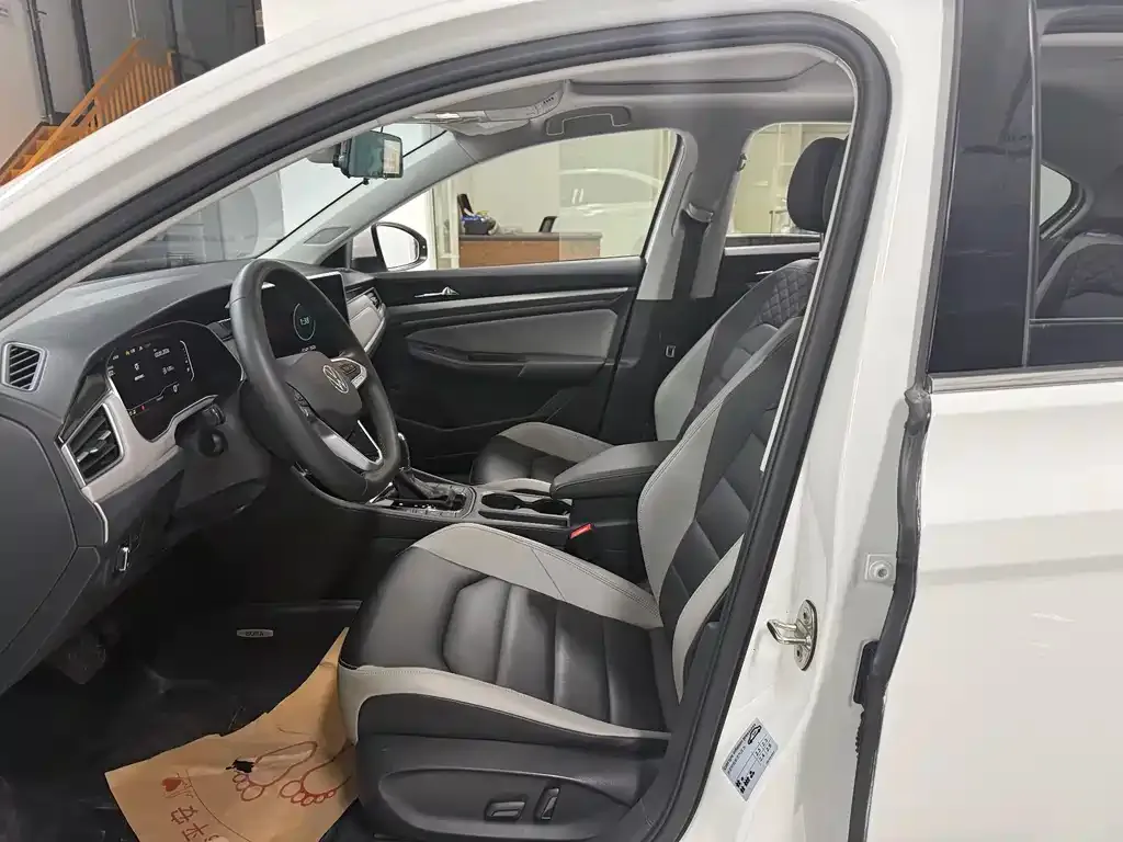 Volkswagen Bora 2022 из CN, фото 8