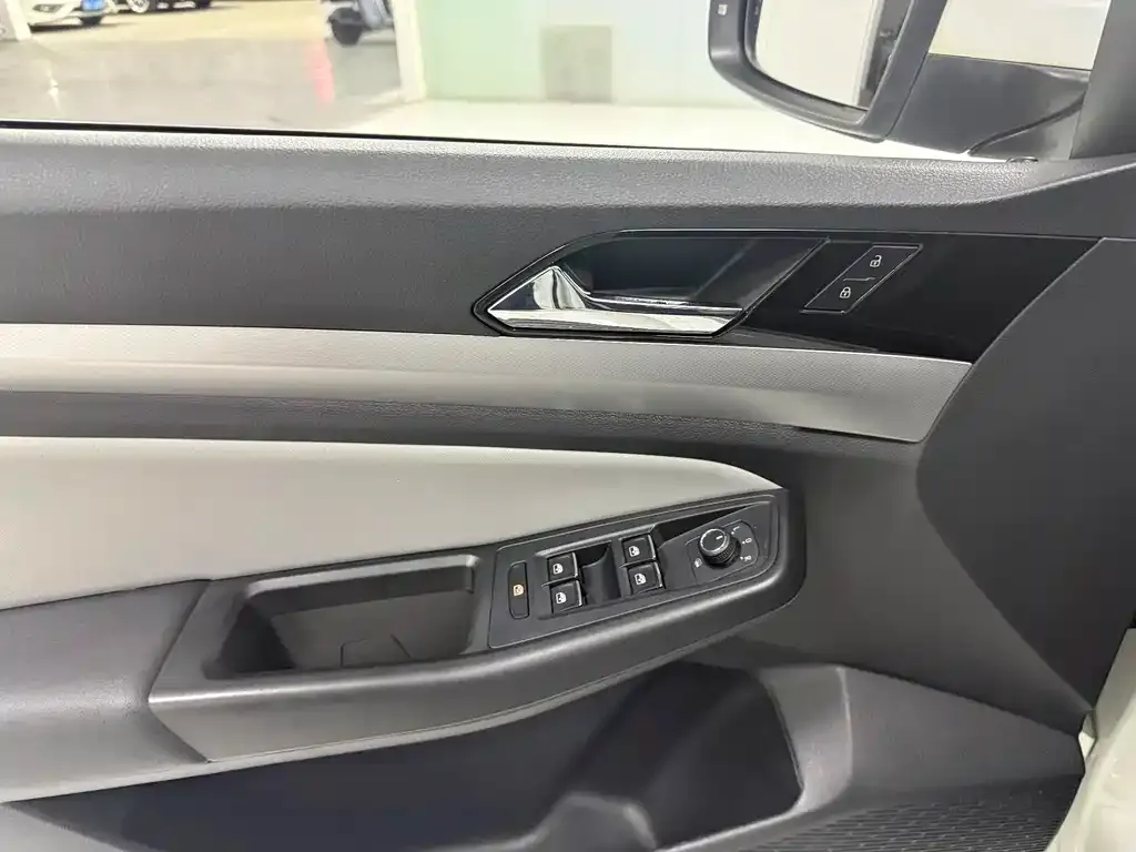 Volkswagen Bora 2022 из CN, фото 10
