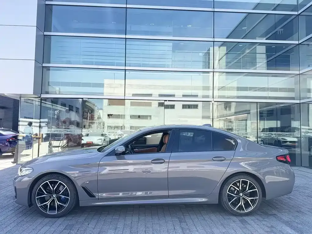 BMW 5 Series (Import) — фото 2