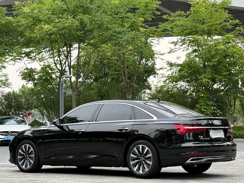 Audi A6L — фото 6