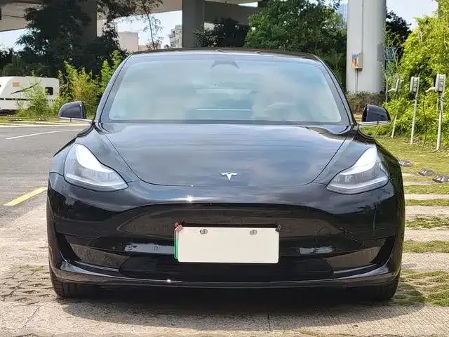 Tesla Model 3 — фото 8