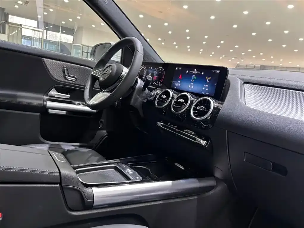 Mercedes-Benz GLA — фото 7