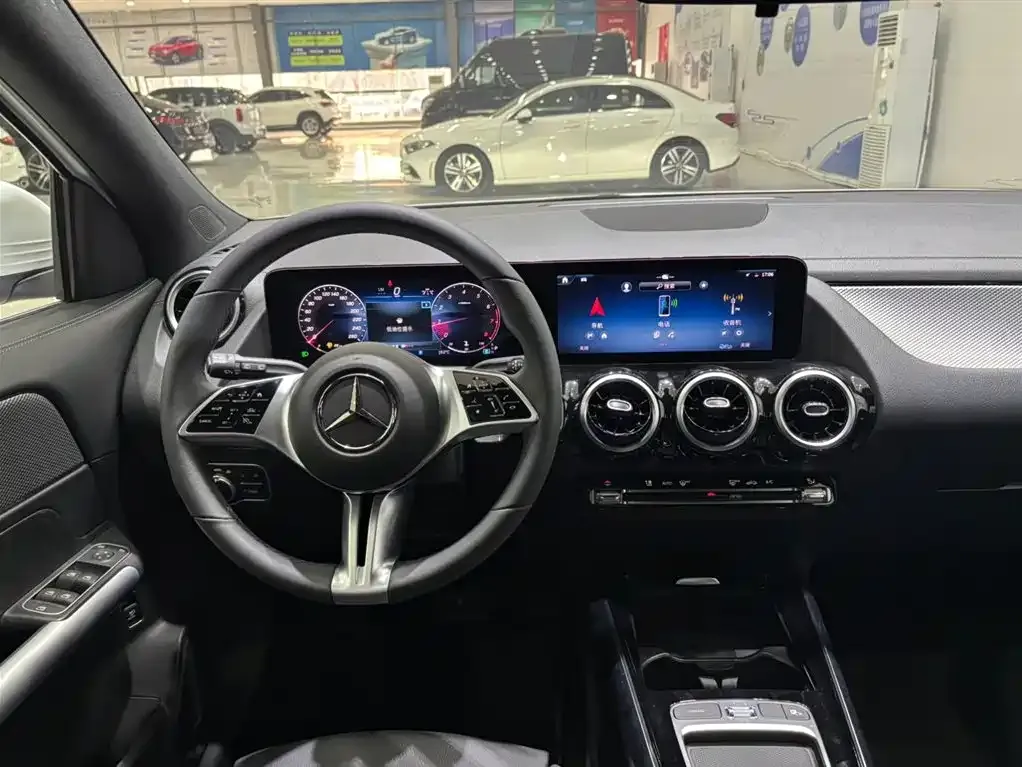 Mercedes-Benz GLA — фото 6