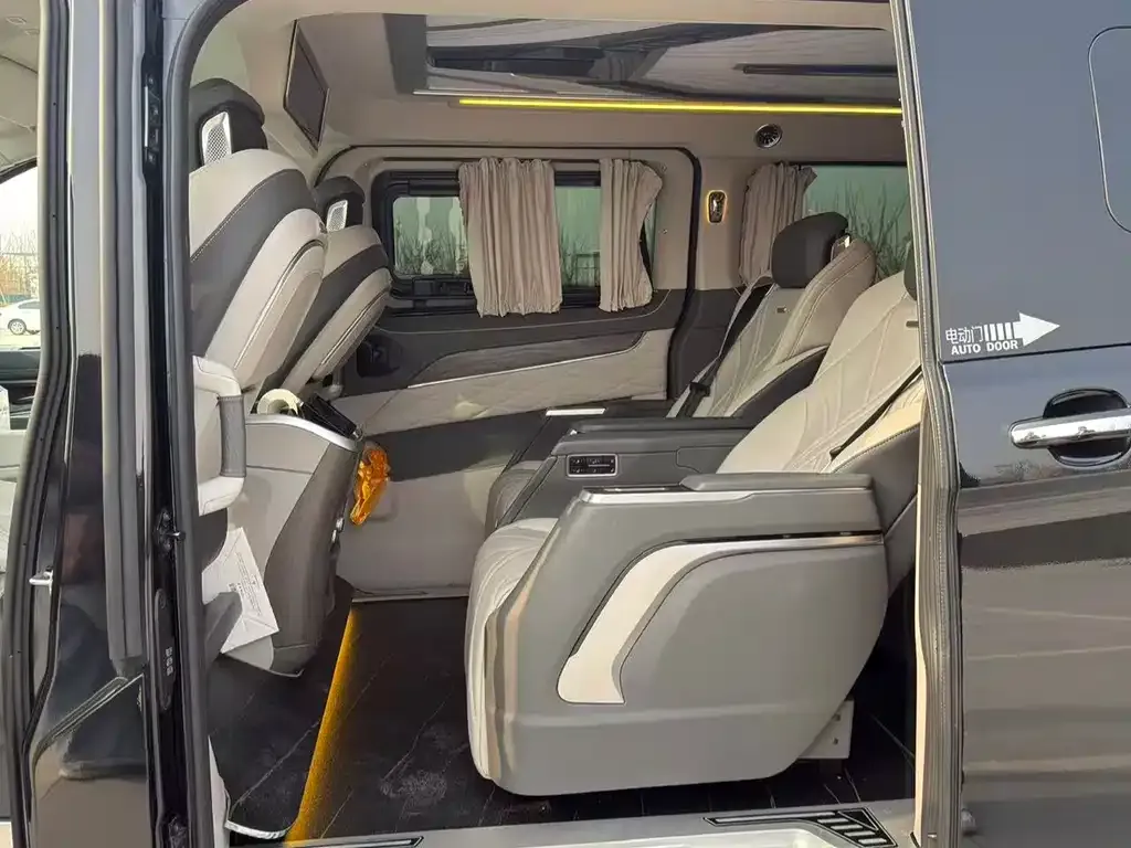 Ford Tourneo 2024 из CN, фото 10