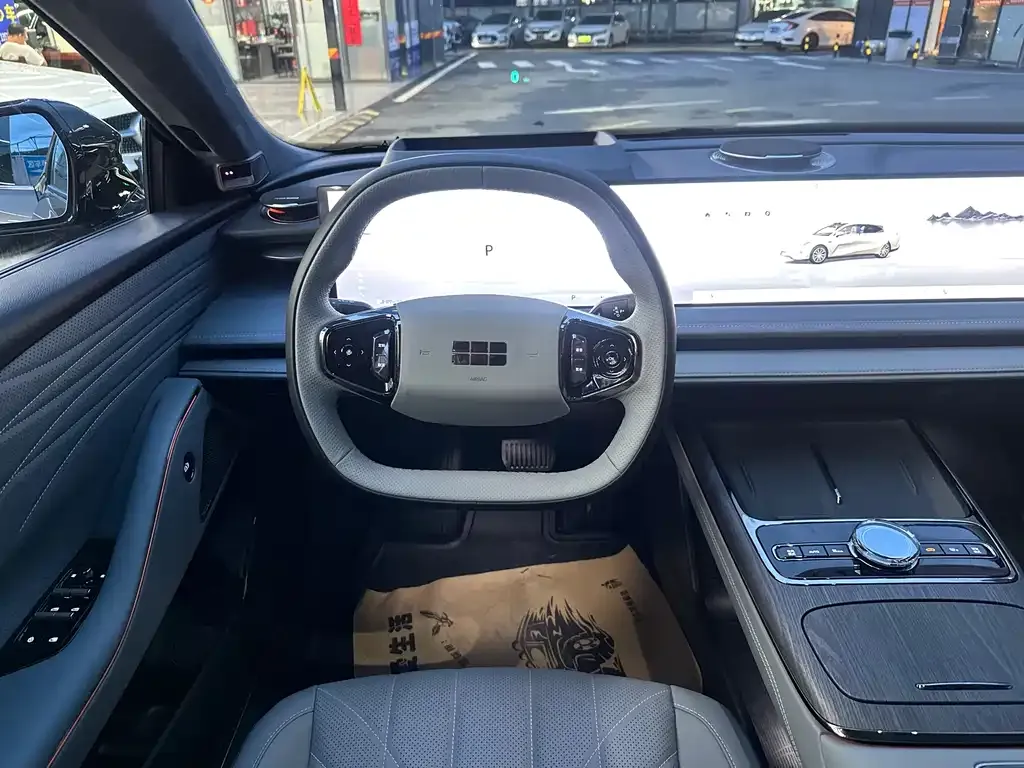 Geely Galaxy E8 — фото 10