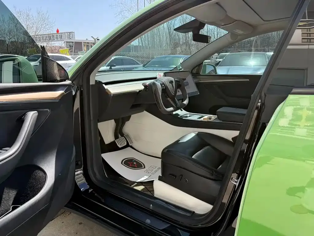 Tesla Model Y — фото 4