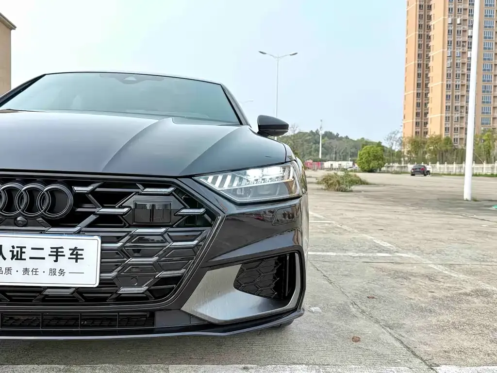 Audi A7L 2024 из CN, фото 4