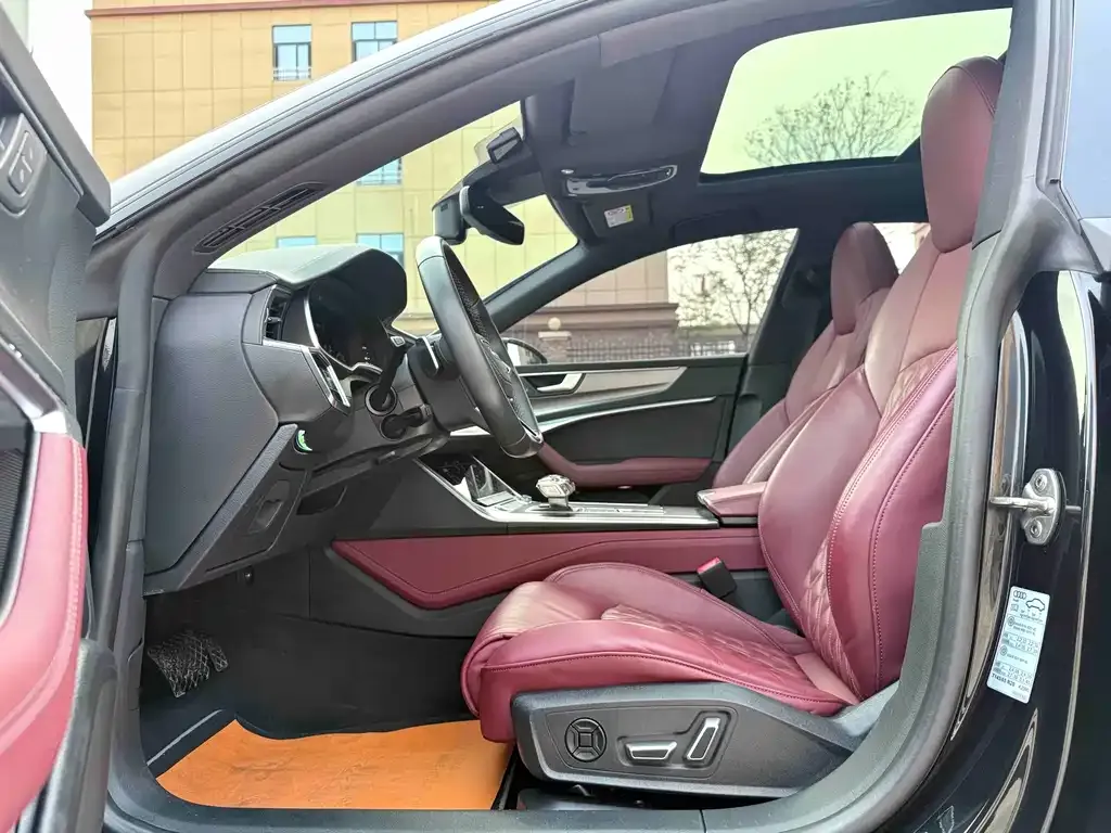 Audi A7L 2024 из CN, фото 7