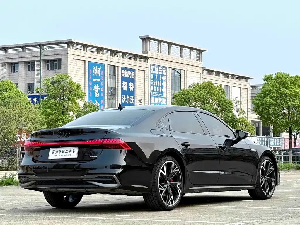 Audi A7L 2024 из CN, фото 9