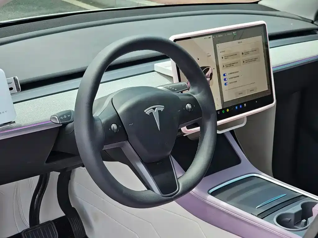 Tesla Model Y — фото 4