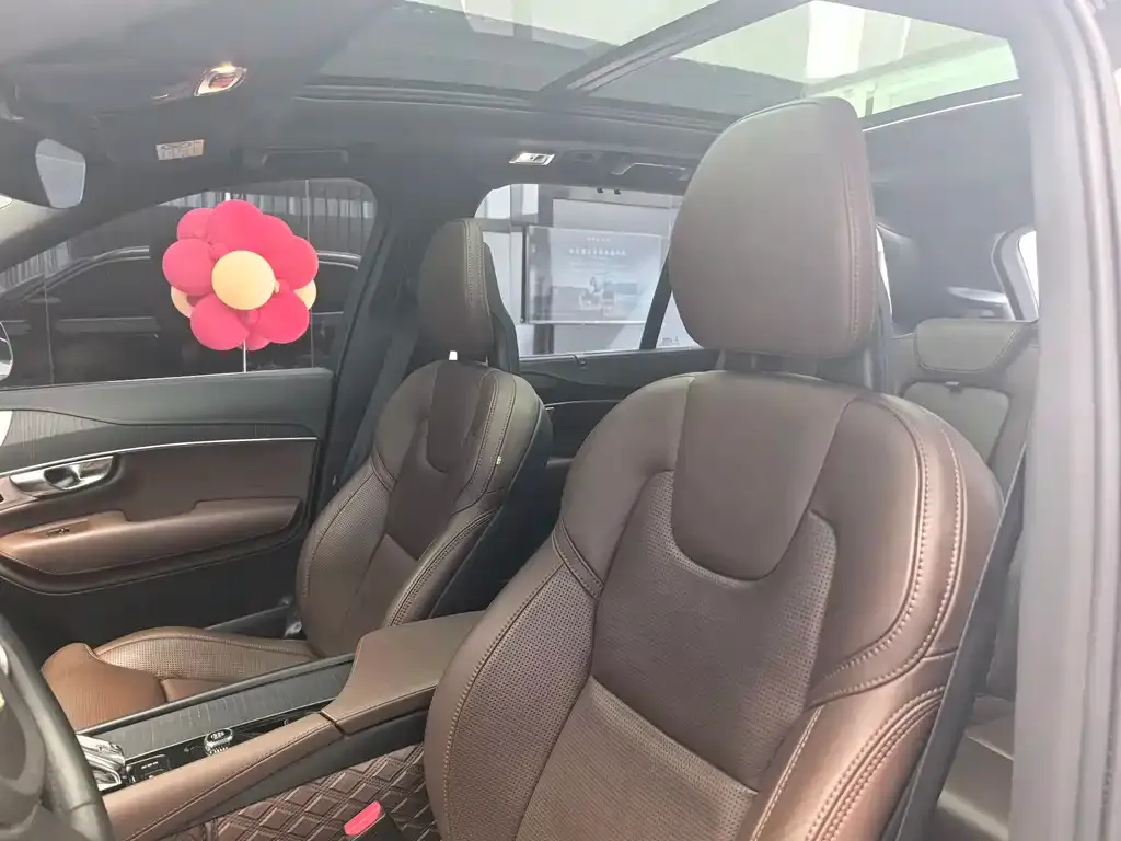 Volvo XC90 PHEV 2022 из CN, фото 9