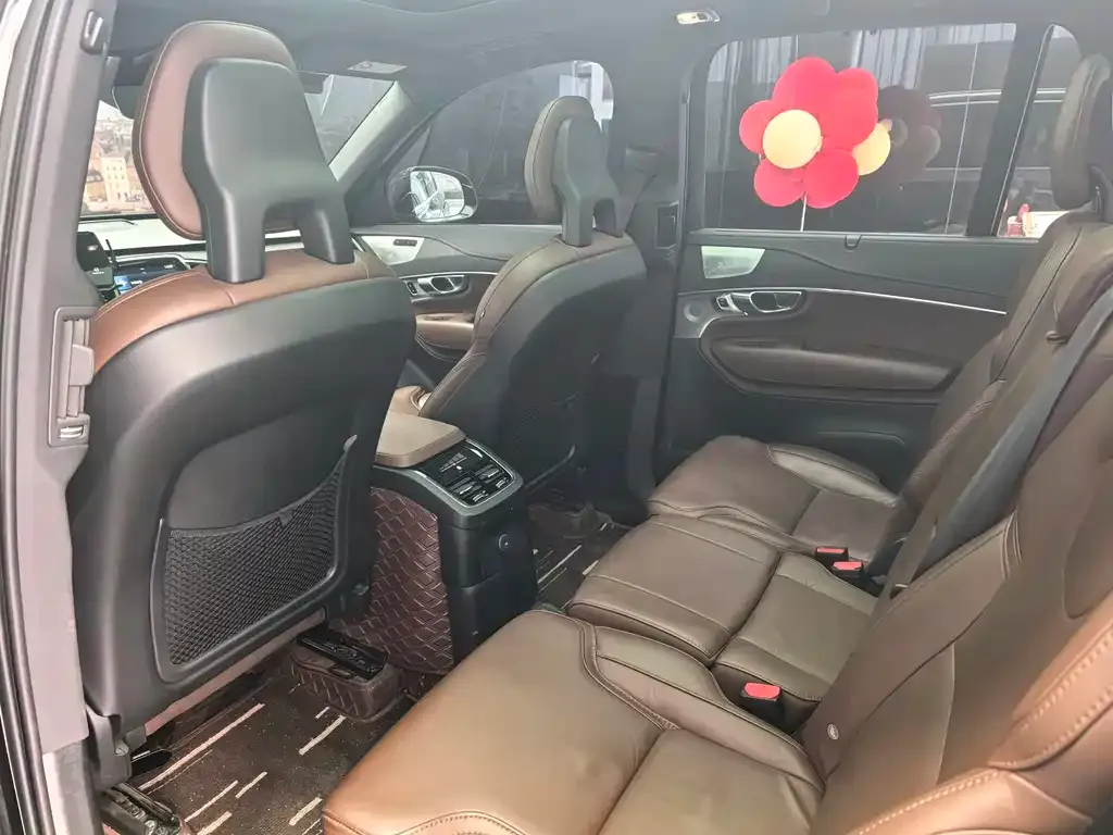 Volvo XC90 PHEV 2022 из CN, фото 2