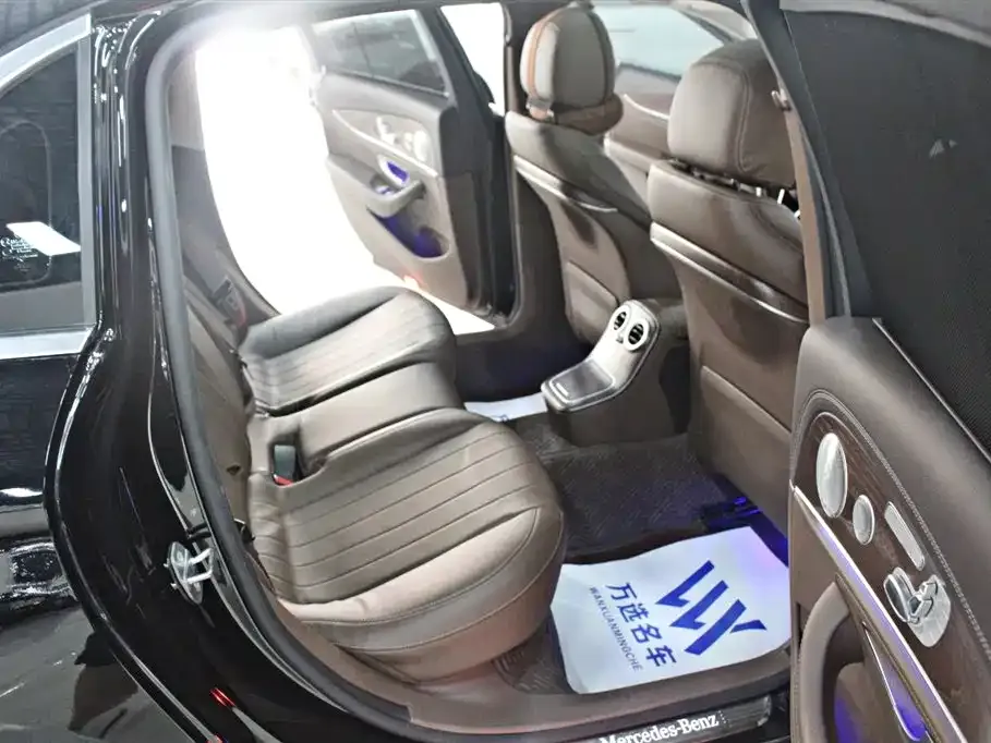 Mercedes-Benz E-Class — фото 5