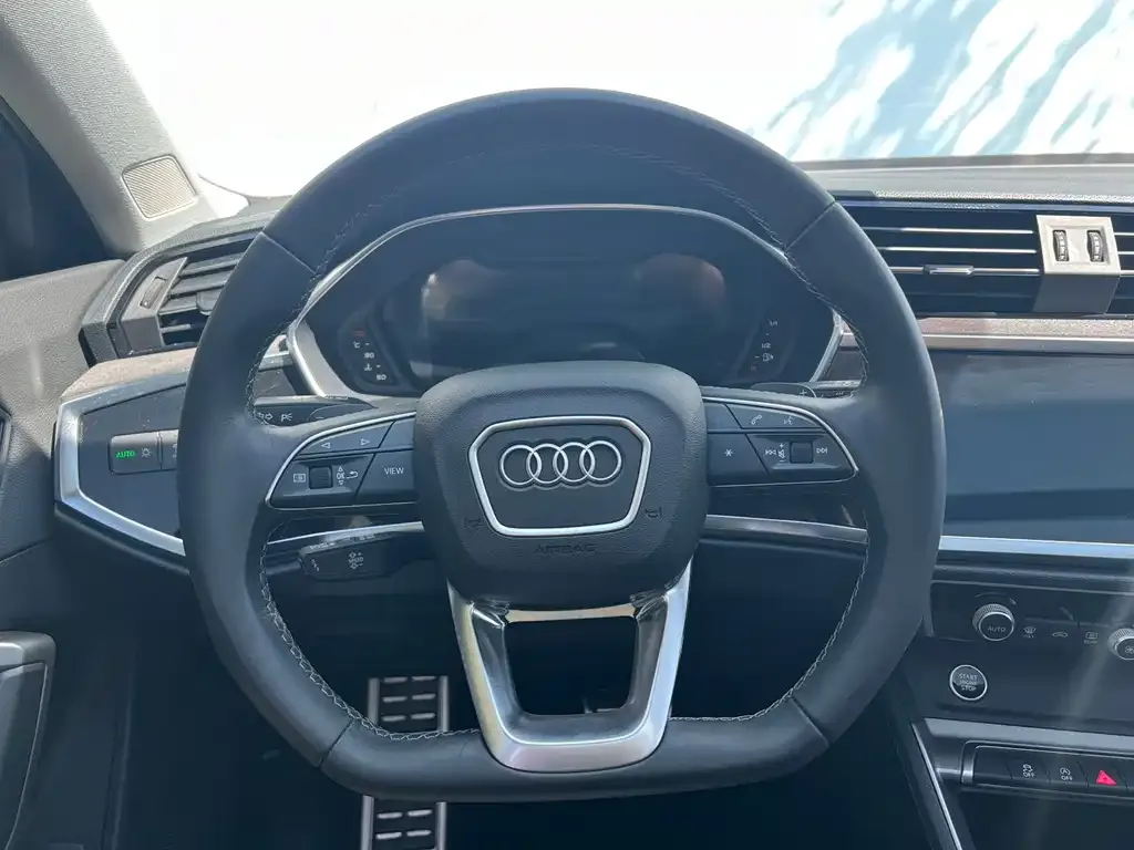 Audi Q3 Sportback 2023 из CN, фото 6
