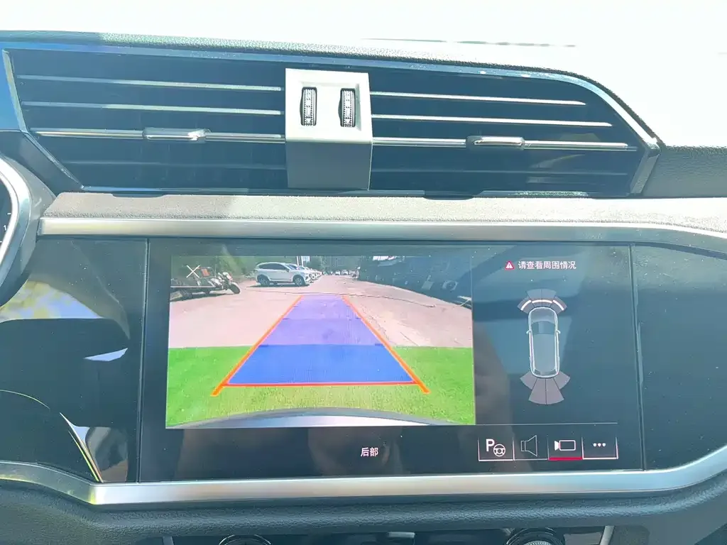 Audi Q3 Sportback 2023 из CN, фото 9