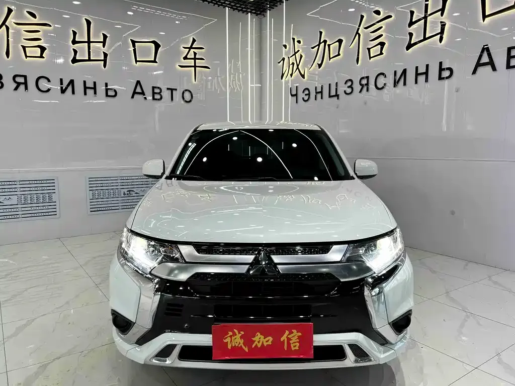 Mitsubishi Outlander 2023 из CN, фото 7