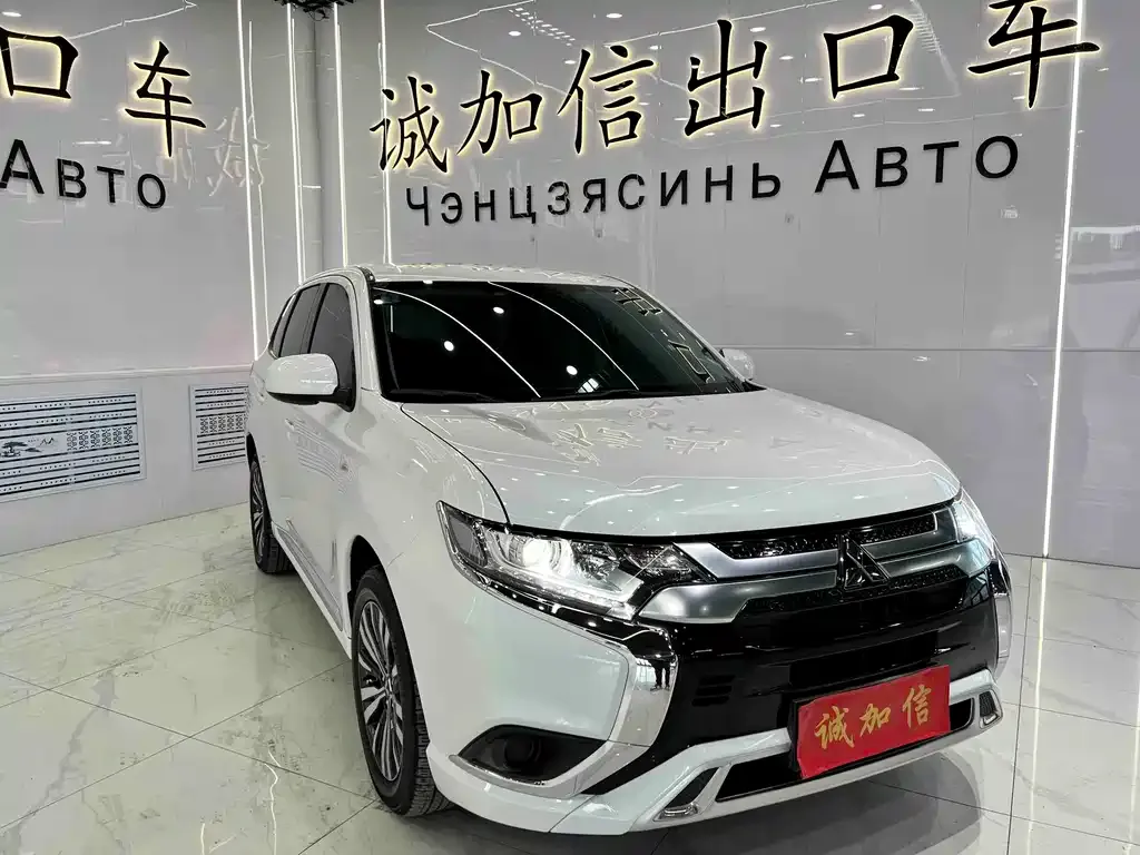 Mitsubishi Outlander 2023 из CN, фото 4