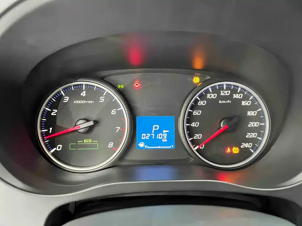 Mitsubishi Outlander 2023 из CN, фото 2